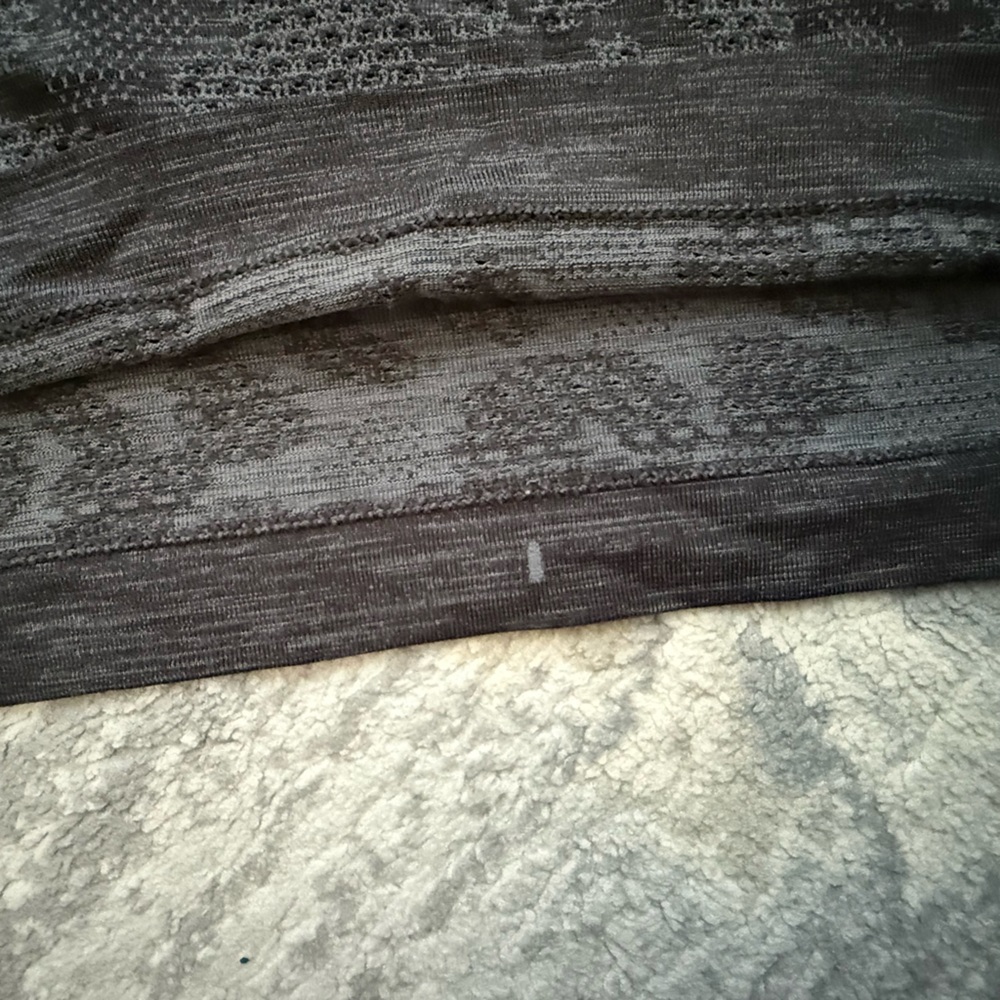 Lululemon Swiftly Breathe Short Sleeve Camo Vented Camo Black / Asphalt Grey - Picture 8 of 8